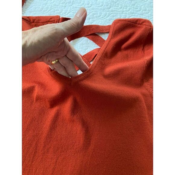 Love Ellie Burnt Orange V-Neck Sweater with Criss-Cross Back Detail Size XXL - Picture 6 of 11